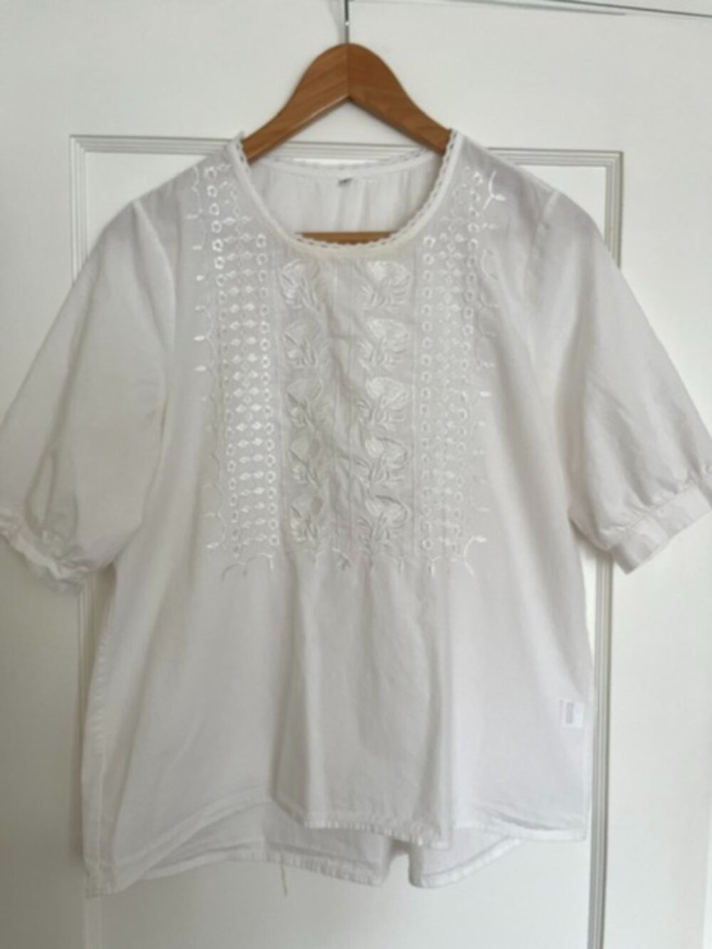White Boho Embroidered Blouse with Puff Sleeves | Size Small